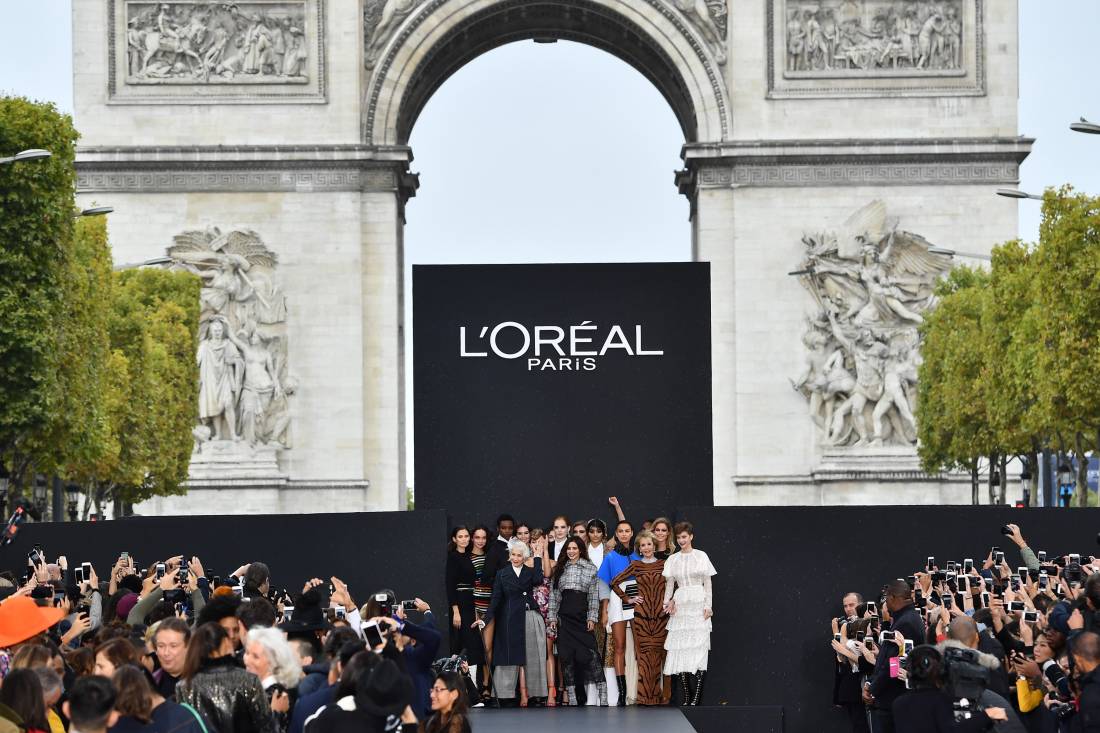 L'Oréal Paris Entre Fashion Week Et Démocratisation De La Beauté