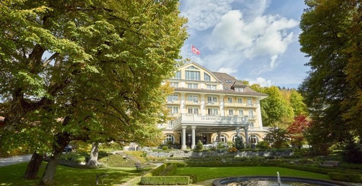 Luxe Intime Au Grand Bellevue Gstaad Forbes France - 