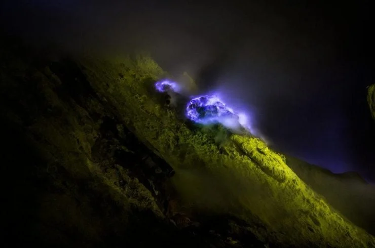 volcan de lave bleue