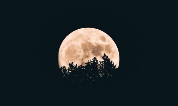 Jeudi Soir La Lune Entre En Conjonction Avec Saturne Et Jupiter Forbes France