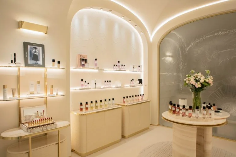 dior spa plaza empty spaces matthieu salvaing 20