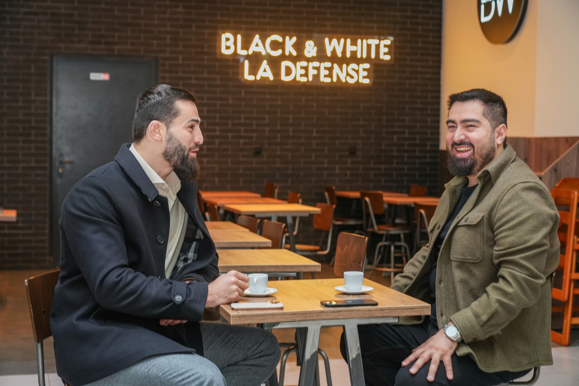 Black and White Burger, la recette gagnante de la réussite dans le monde de la food