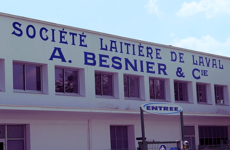 Au 52 de la rue d'Avesnières, à Laval, où André Besnier a commencé la fabrication de ses premiers fromages.